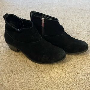 Vionic Zadie Black Suede Ankle Bootie w/ Side Zipper
